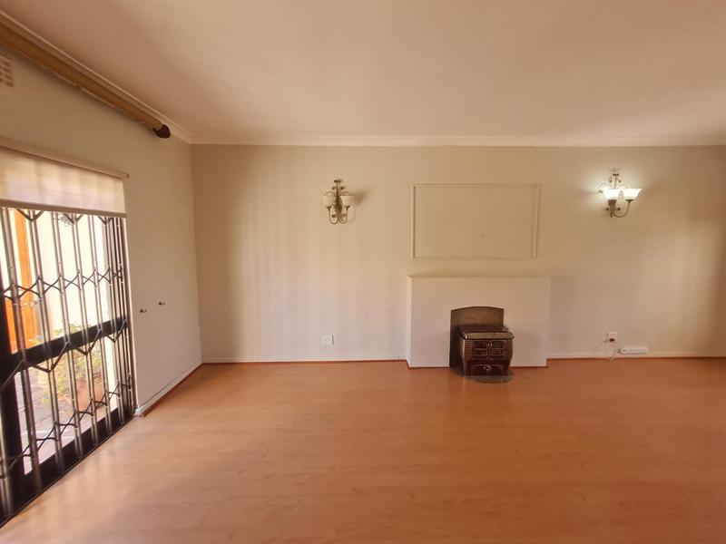 3 Bedroom Property for Sale in Roundhay Western Cape